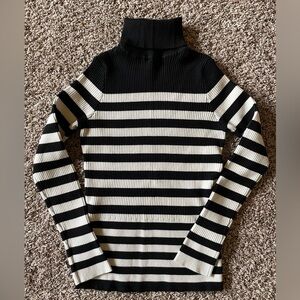 EUC Turtleneck Black & Cream Striped Fitted Stretch Sweater Women’s Size XL